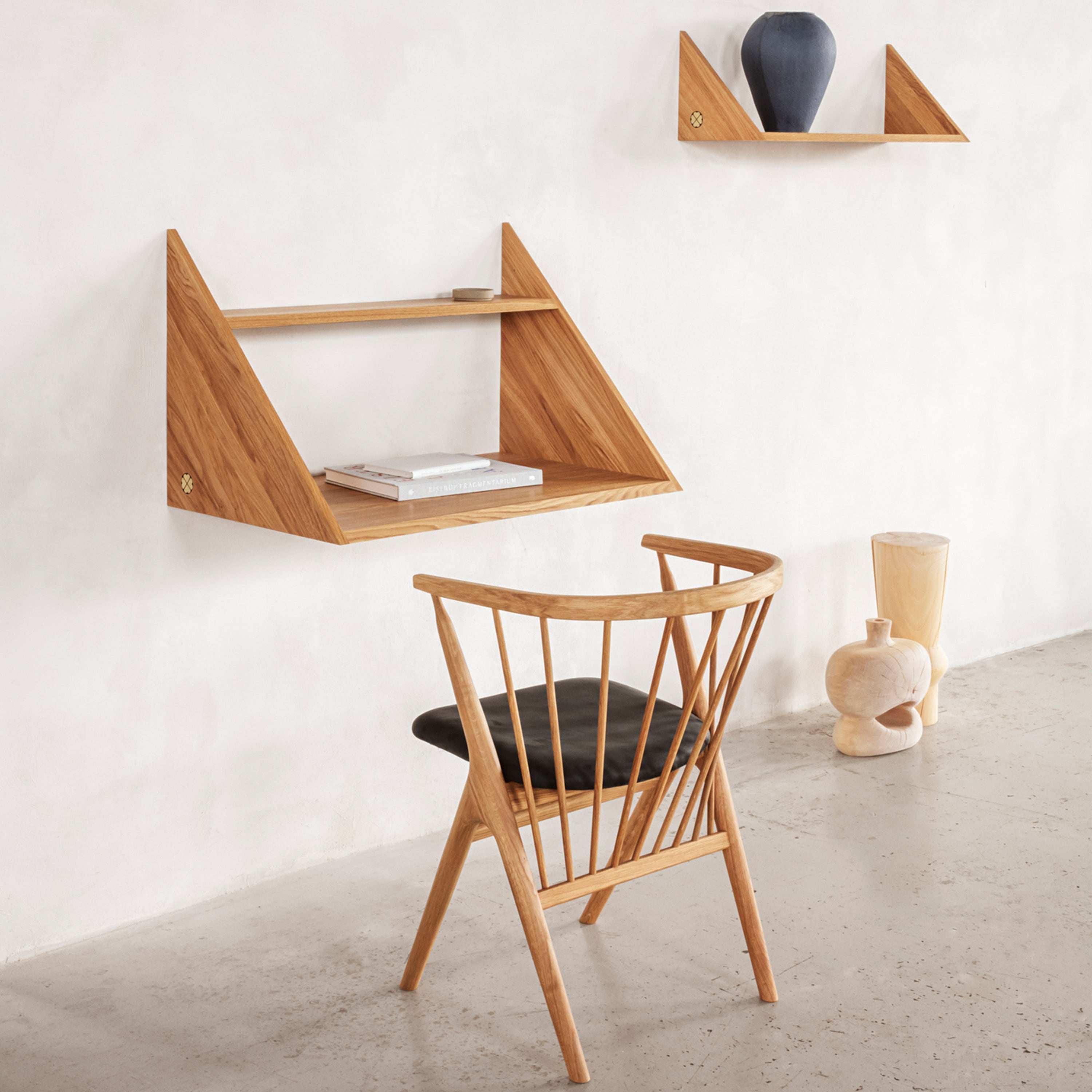 Xlibris Desk